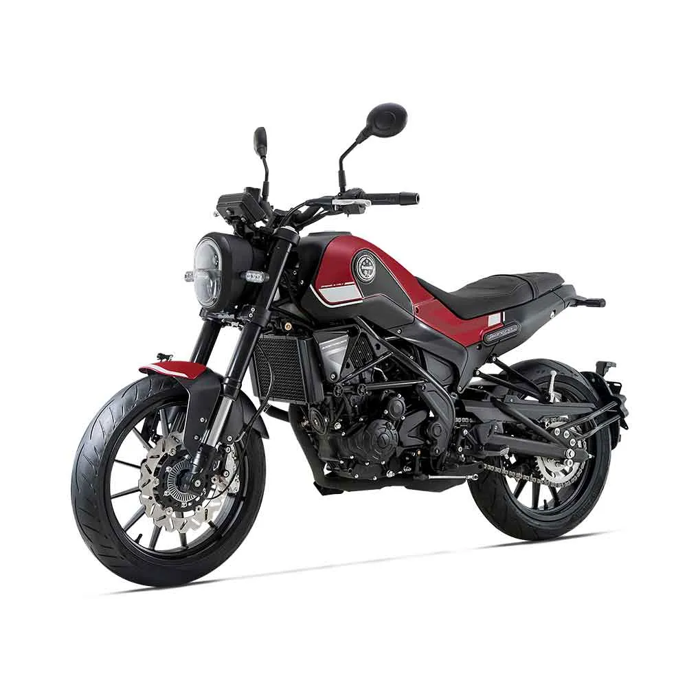 Benelli Leoncino 250, vista 4