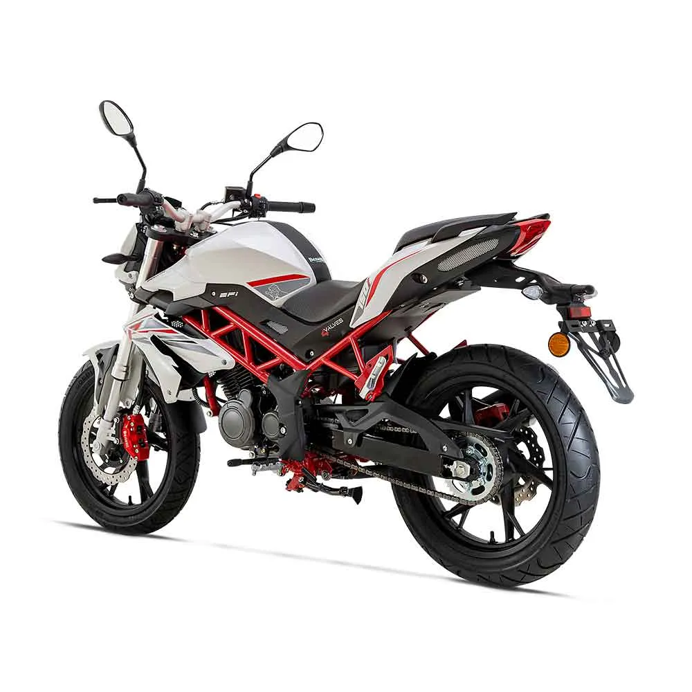 Benelli TNT 150i, vista 4